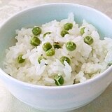 昆布茶の旨みで、スナックエンドウの豆の炊き込みご飯